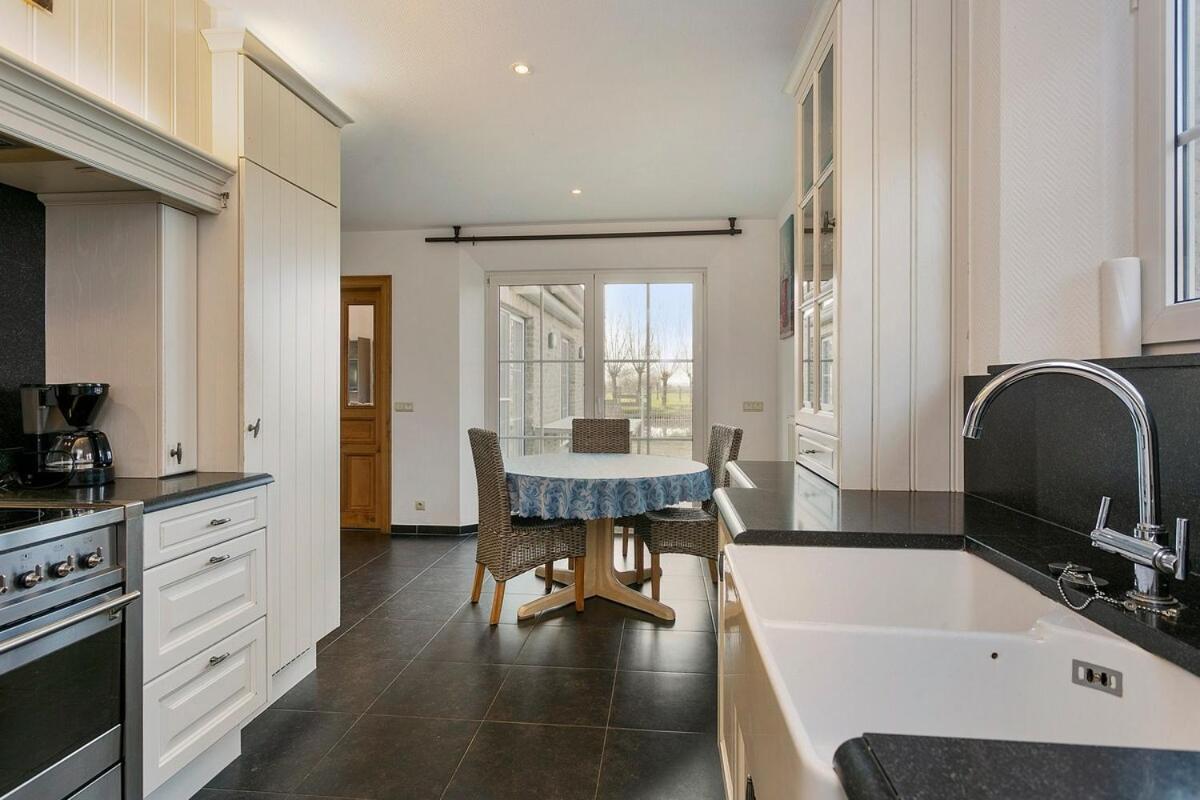 Villa 'T Korenhof - Landelijk Gelegen Villa Op 4 Km Van Het Strand Koksijde Eksteriør bilde